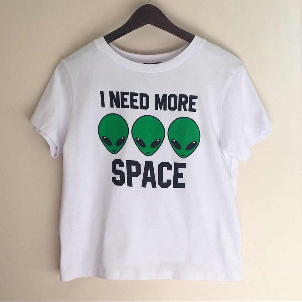 Semi-Crop Alien Graphic Tee